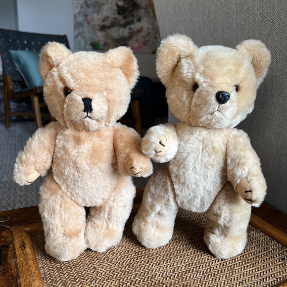 Pair of authentic, vintage, wool jointed Teddy bears, from Harrods - Picture 5 of 13